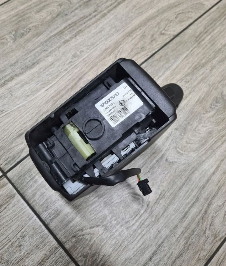 JOYSTICK ZMIANY BIEGÓW GAŁKA LEWAREK VOLVO FH 4 FM 4 FH 16 EURO 6 22647972 Volvo FH 4 FM 4 FH 16 EURO 6 22647972 Volvo VOLVO FH 4 FM 4 FH 16 EURO 6 22647972 - Leva del cambio per Camion: foto 2 JOYSTICK ZMIANY BIEGÓW GAŁKA LEWAREK VOLVO FH 4 FM 4 FH 16 EURO 6 22647972 Volvo FH 4 FM 4 FH 16 EURO 6 22647972 Volvo VOLVO FH 4 FM 4 FH 16 EURO 6 22647972 - Leva del cambio per Camion: foto 2