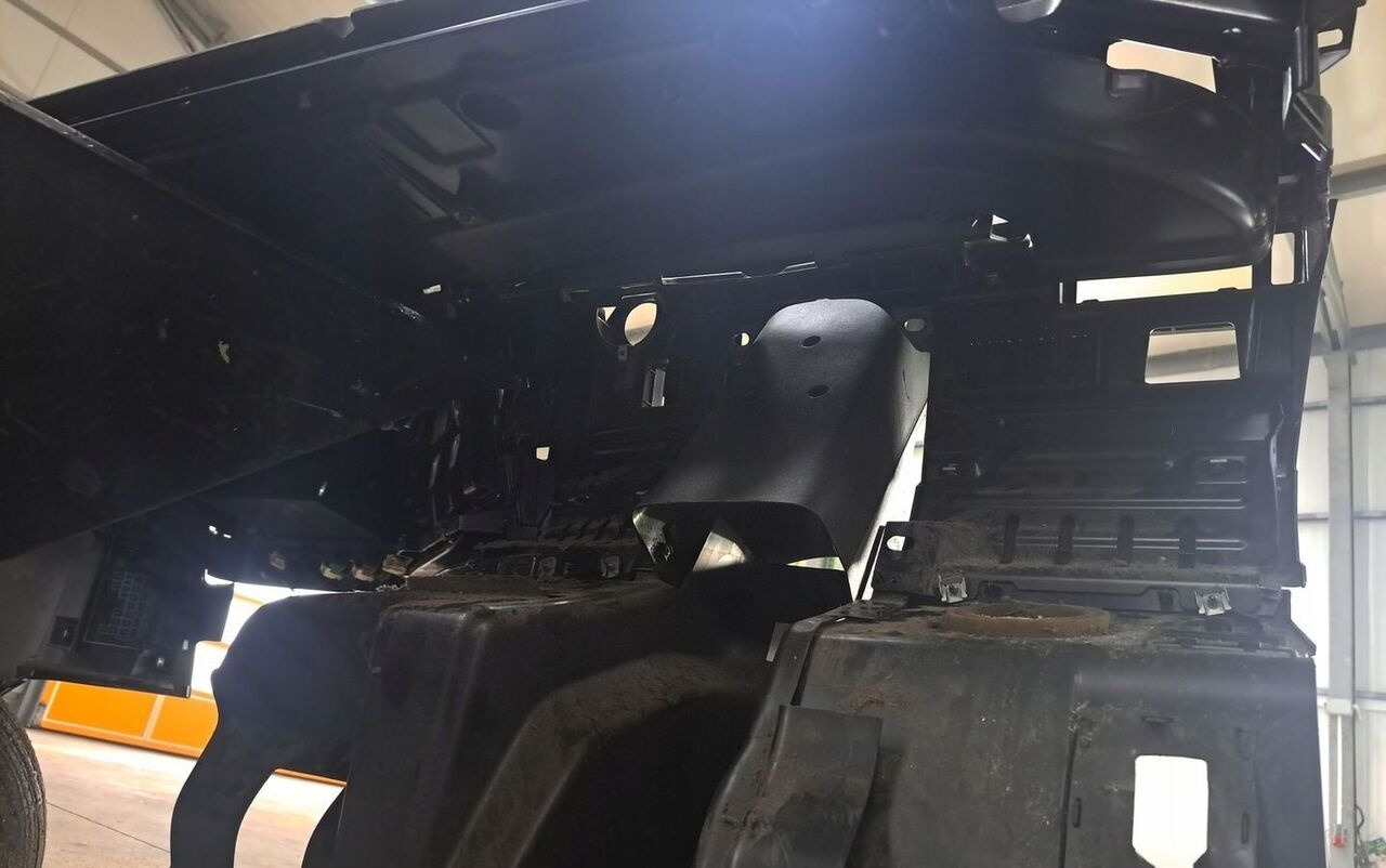 KONSOLA KOKPIT DESKA VOLVO FH 4 EURO 6 - Cruscotto per Camion: foto 4 KONSOLA KOKPIT DESKA VOLVO FH 4 EURO 6 - Cruscotto per Camion: foto 4