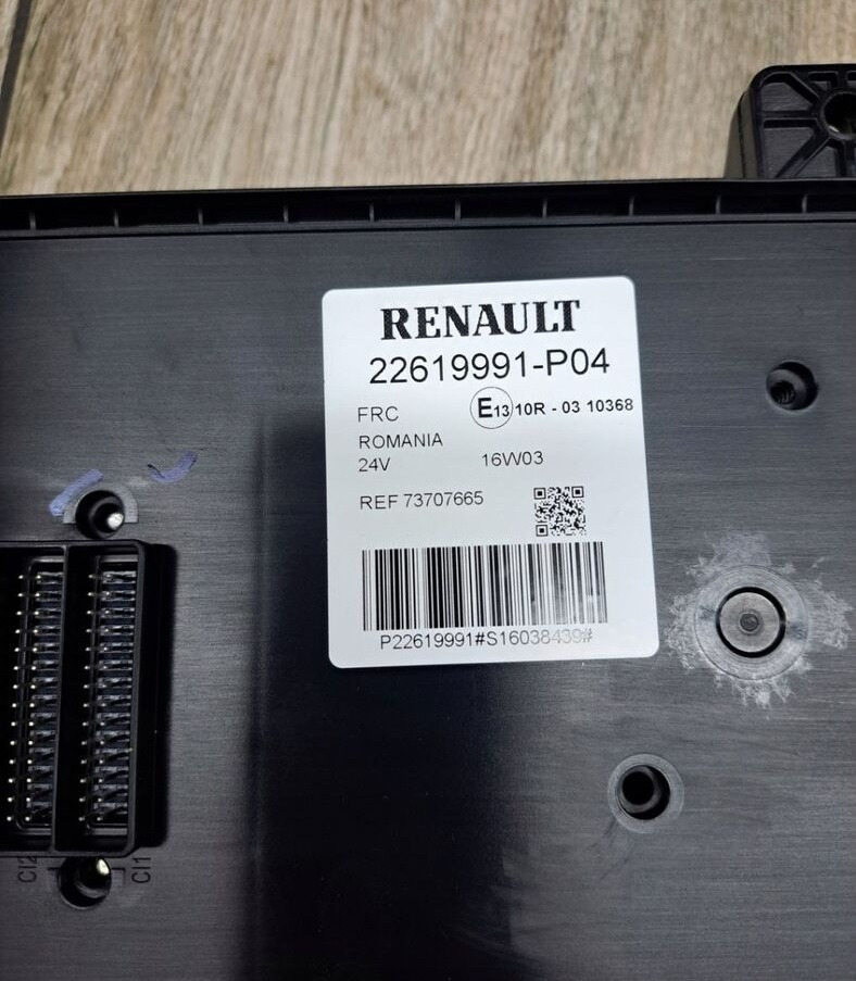 PŁYTA BEZPIECZNIKÓW SKRZYNKA RENAULT GAMA T RANGE - Fusibile per Camion: foto 1 PŁYTA BEZPIECZNIKÓW SKRZYNKA RENAULT GAMA T RANGE - Fusibile per Camion: foto 1