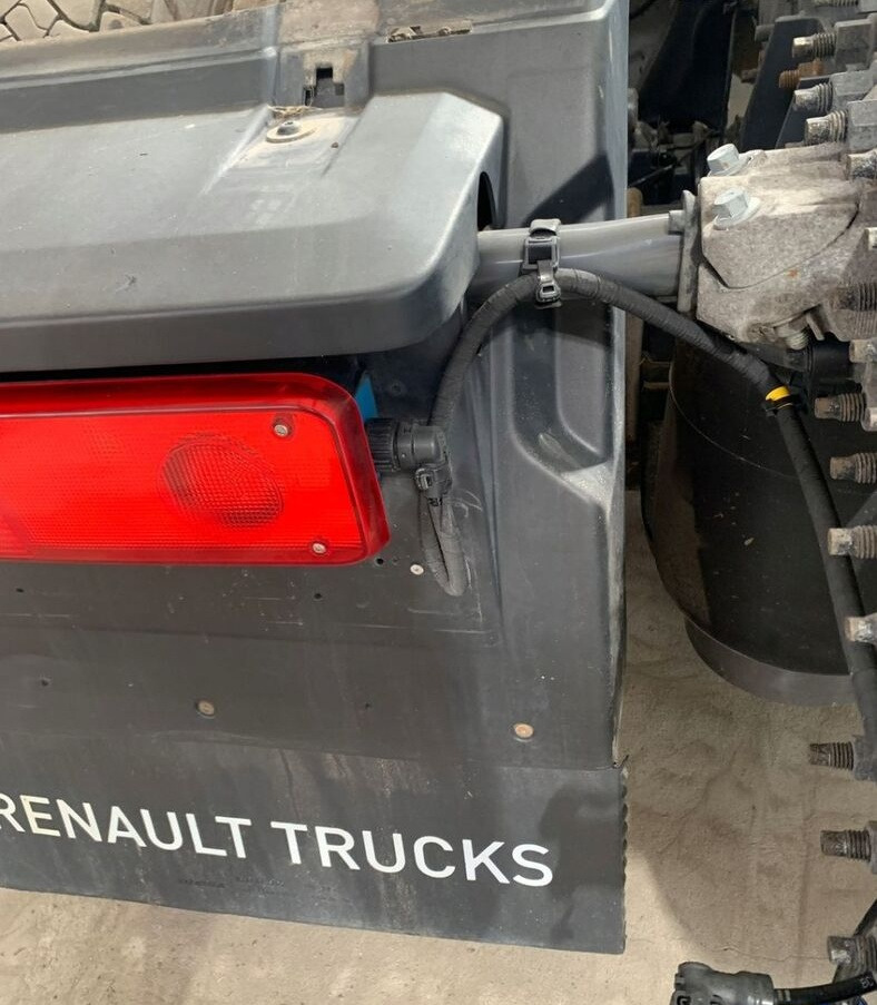 Renault BŁOTNIK LEWY TYŁ KOMPLETNY RENAULT GAMA T C RANGE - Parafango per Camion: foto 1 Renault BŁOTNIK LEWY TYŁ KOMPLETNY RENAULT GAMA T C RANGE - Parafango per Camion: foto 1