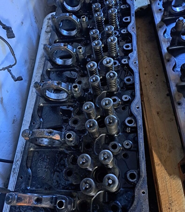 Renault GŁOWICA SILNIKA RENAULT PREMIUM KERAX DXI 11 20754236 - Testa cilindri per Camion: foto 1 Renault GŁOWICA SILNIKA RENAULT PREMIUM KERAX DXI 11 20754236 - Testa cilindri per Camion: foto 1