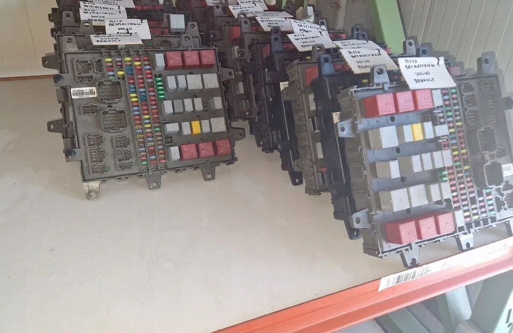 Renault OE Renault RENAULT MIDLUM DXI VOLVO FL FE KERAX truck - Fusibile per Camion: foto 1 Renault OE Renault RENAULT MIDLUM DXI VOLVO FL FE KERAX truck - Fusibile per Camion: foto 1