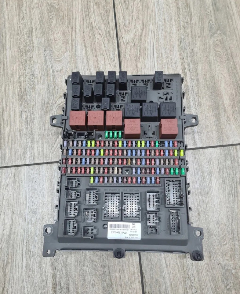 Renault TABLICA PŁYTA SKRZYNKA GAMA D WIDE VOLVO FE FL EURO 6 22009557 Renault - Fusibile per Camion: foto 1 Renault TABLICA PŁYTA SKRZYNKA GAMA D WIDE VOLVO FE FL EURO 6 22009557 Renault - Fusibile per Camion: foto 1