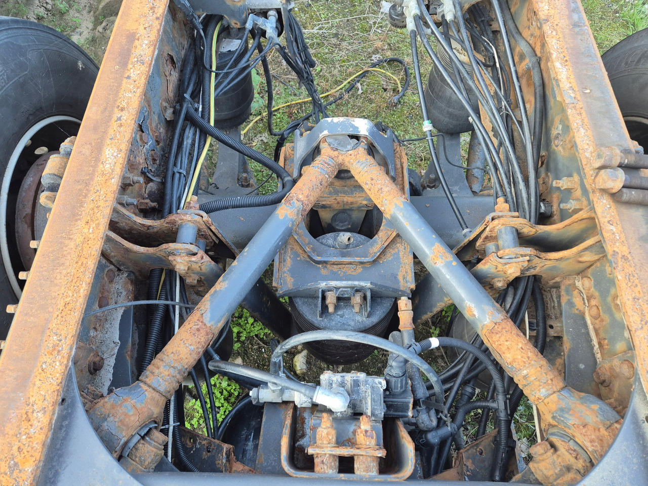 VOLVO BELKA OŚ TYŁ WLECZONA PODNOSZONA KOMPLETNA VOLVO FH FM FMX RENAULT - Sospensione: foto 2 VOLVO BELKA OŚ TYŁ WLECZONA PODNOSZONA KOMPLETNA VOLVO FH FM FMX RENAULT - Sospensione: foto 2