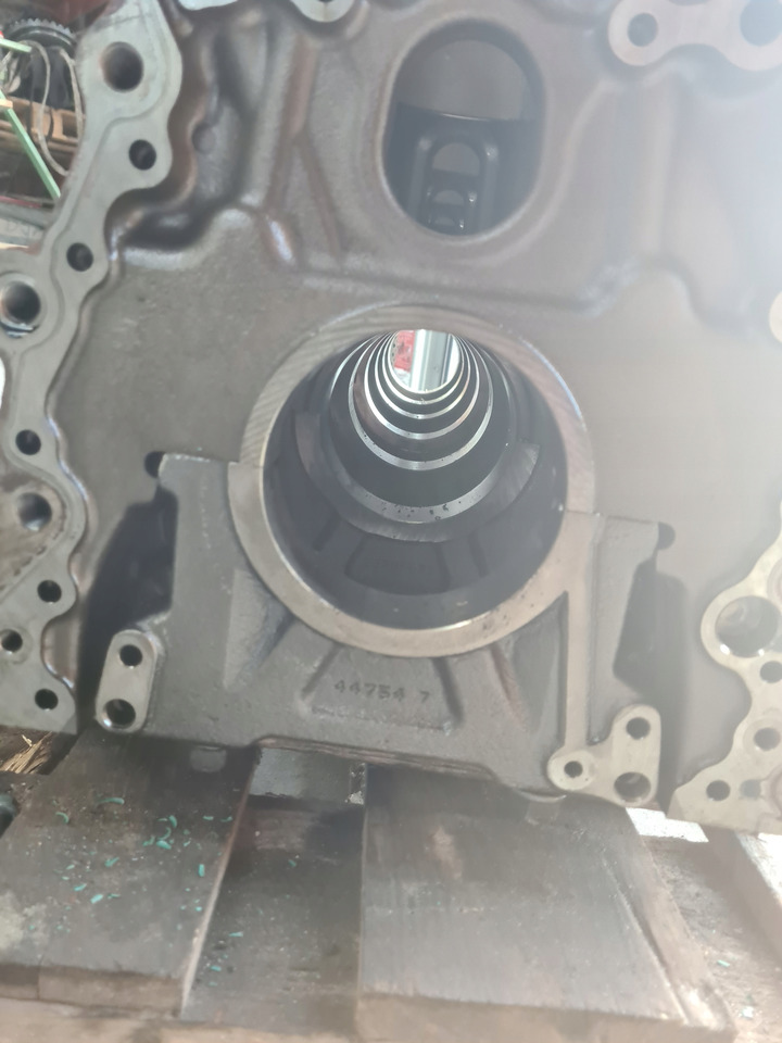 VOLVO BLOK SILNIKA D13K K6 VOLVO FH FH 4 5 - Blocco cilindri per Camion: foto 4 VOLVO BLOK SILNIKA D13K K6 VOLVO FH FH 4 5 - Blocco cilindri per Camion: foto 4