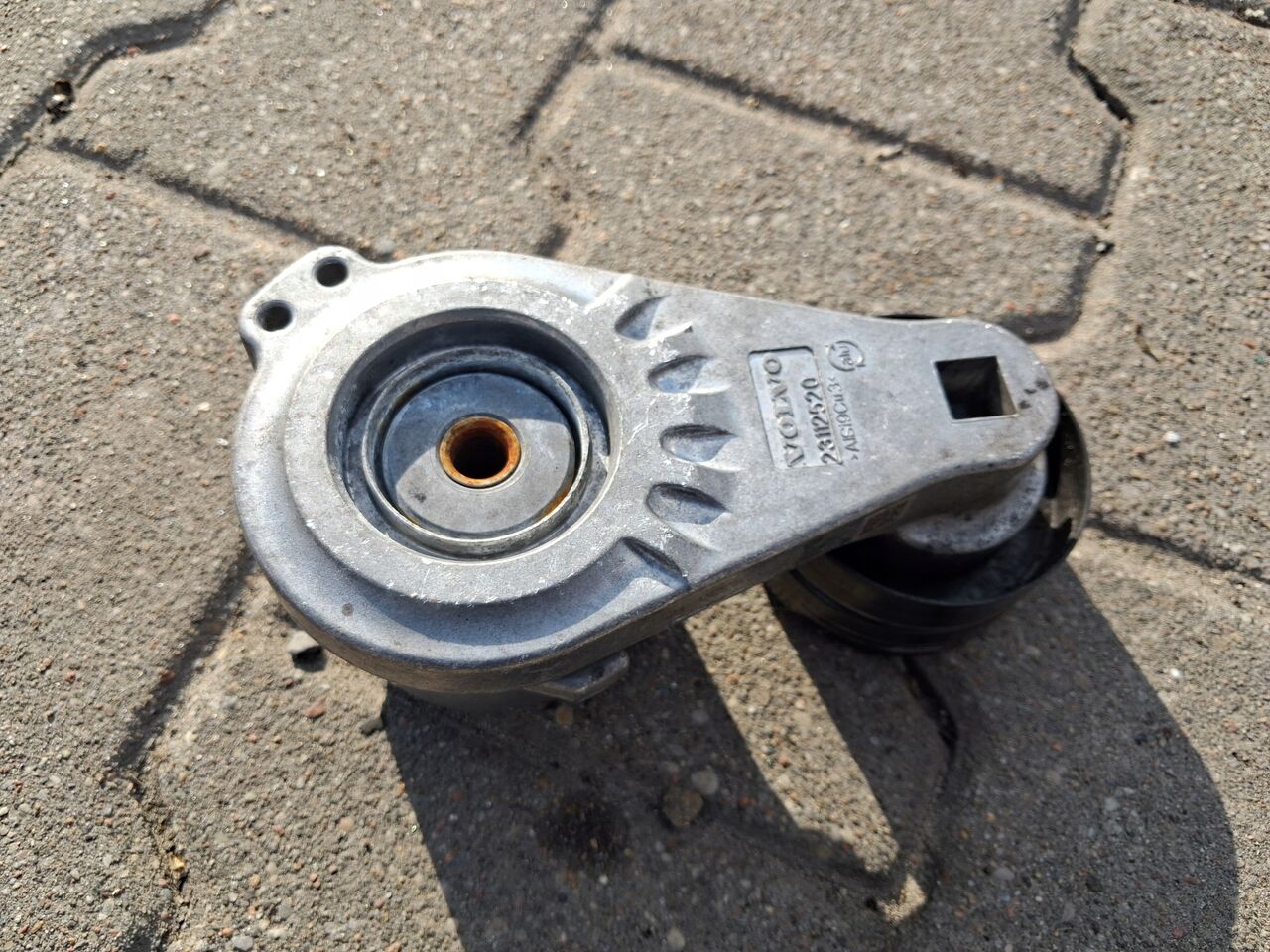 VOLVO ROLKA NAPINACZ PASKA ALTERNATORA RENAULT RANGE GAMA T VOLVO FH 4 5 - Motore e ricambi per Camion: foto 2 VOLVO ROLKA NAPINACZ PASKA ALTERNATORA RENAULT RANGE GAMA T VOLVO FH 4 5 - Motore e ricambi per Camion: foto 2