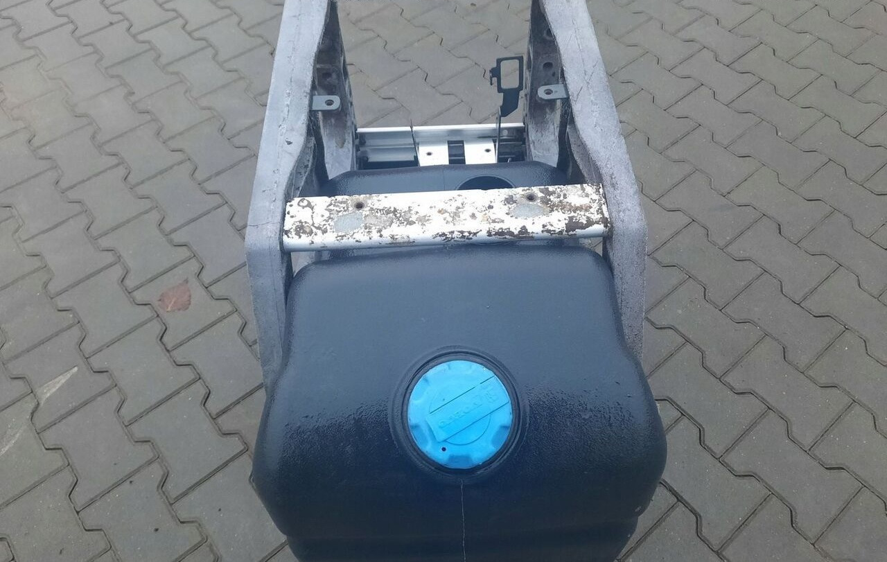 VOLVO ZBIORNIK ADBLUE RENAULT GAMA RANGE K C T VOLVO FH 4 FM 4 FMX FH 5 FM 5 - Serbatoio per AdBlue per Camion: foto 3 VOLVO ZBIORNIK ADBLUE RENAULT GAMA RANGE K C T VOLVO FH 4 FM 4 FMX FH 5 FM 5 - Serbatoio per AdBlue per Camion: foto 3