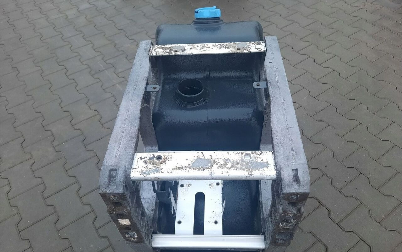 VOLVO ZBIORNIK ADBLUE RENAULT GAMA RANGE K C T VOLVO FH 4 FM 4 FMX FH 5 FM 5 - Serbatoio per AdBlue per Camion: foto 5 VOLVO ZBIORNIK ADBLUE RENAULT GAMA RANGE K C T VOLVO FH 4 FM 4 FMX FH 5 FM 5 - Serbatoio per AdBlue per Camion: foto 5