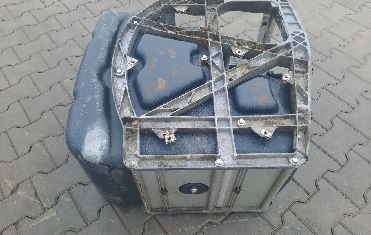 VOLVO ZBIORNIK ADBLUE RENAULT GAMA RANGE K C T VOLVO FH 4 FM 4 FMX FH 5 FM 5 - Serbatoio per AdBlue per Camion: foto 4 VOLVO ZBIORNIK ADBLUE RENAULT GAMA RANGE K C T VOLVO FH 4 FM 4 FMX FH 5 FM 5 - Serbatoio per AdBlue per Camion: foto 4