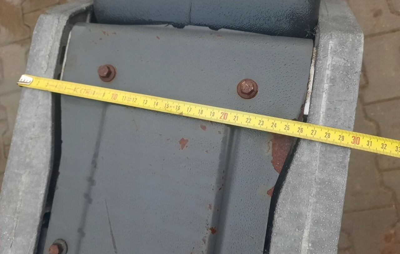 VOLVO ZBIORNIK ADBLUE RENAULT GAMA RANGE T K C VOLVO FH 4 FM 4 FMX FH 5 FM 5 - Serbatoio per AdBlue per Camion: foto 3 VOLVO ZBIORNIK ADBLUE RENAULT GAMA RANGE T K C VOLVO FH 4 FM 4 FMX FH 5 FM 5 - Serbatoio per AdBlue per Camion: foto 3