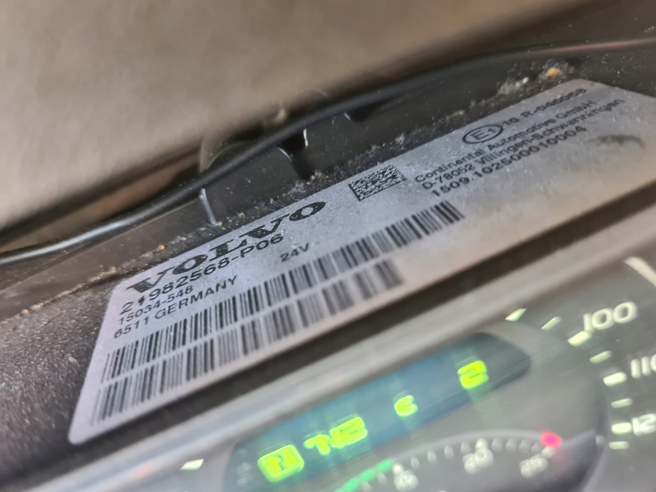 VOLVO ZEGARY LICZNIKI PRĘDKOŚCIOMIERZ VOLVO FH 4 FM 4 AUTOMAT 21982568 - Cruscotto per Camion: foto 2 VOLVO ZEGARY LICZNIKI PRĘDKOŚCIOMIERZ VOLVO FH 4 FM 4 AUTOMAT 21982568 - Cruscotto per Camion: foto 2