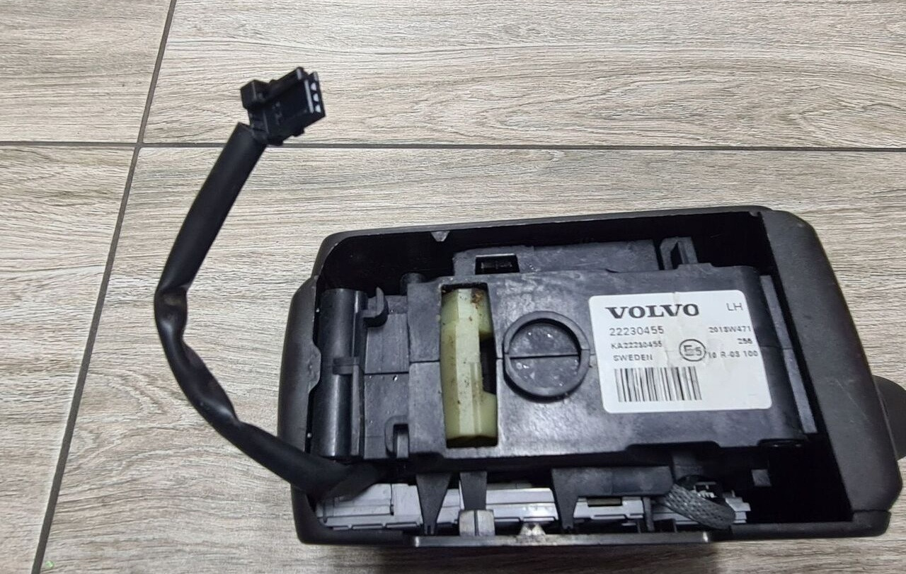 Volvo JOYSTICK ZMIANY BIEGÓW GAŁKA LEWAREK VOLVO FH FM 4 22230455 - Leva del cambio per Camion: foto 2 Volvo JOYSTICK ZMIANY BIEGÓW GAŁKA LEWAREK VOLVO FH FM 4 22230455 - Leva del cambio per Camion: foto 2