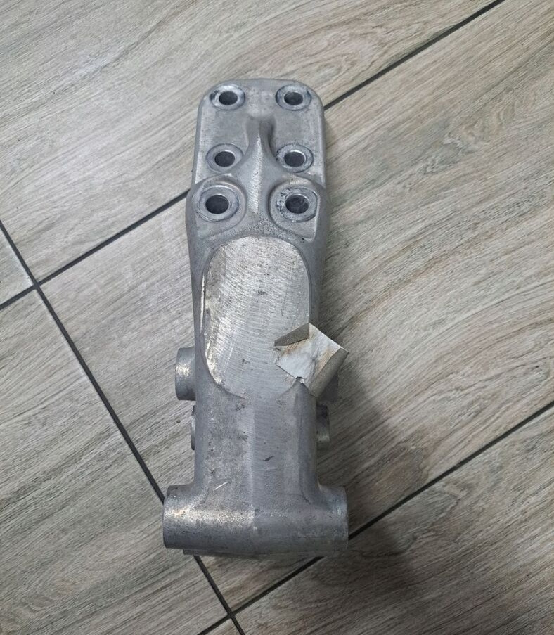Volvo MOCOWANIE ALUMINIOWE ZAWIESZENIA KABINY TYŁ FH 5 22383055 - Cabina e interni per Camion: foto 5 Volvo MOCOWANIE ALUMINIOWE ZAWIESZENIA KABINY TYŁ FH 5 22383055 - Cabina e interni per Camion: foto 5