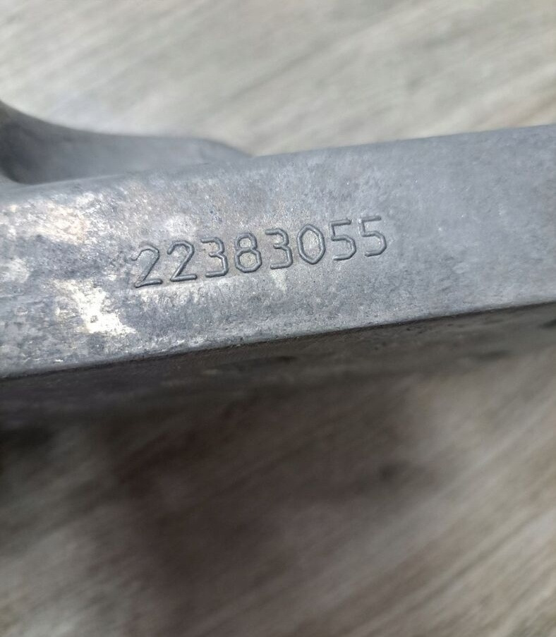 Volvo MOCOWANIE ALUMINIOWE ZAWIESZENIA KABINY TYŁ FH 5 22383055 - Cabina e interni per Camion: foto 3 Volvo MOCOWANIE ALUMINIOWE ZAWIESZENIA KABINY TYŁ FH 5 22383055 - Cabina e interni per Camion: foto 3