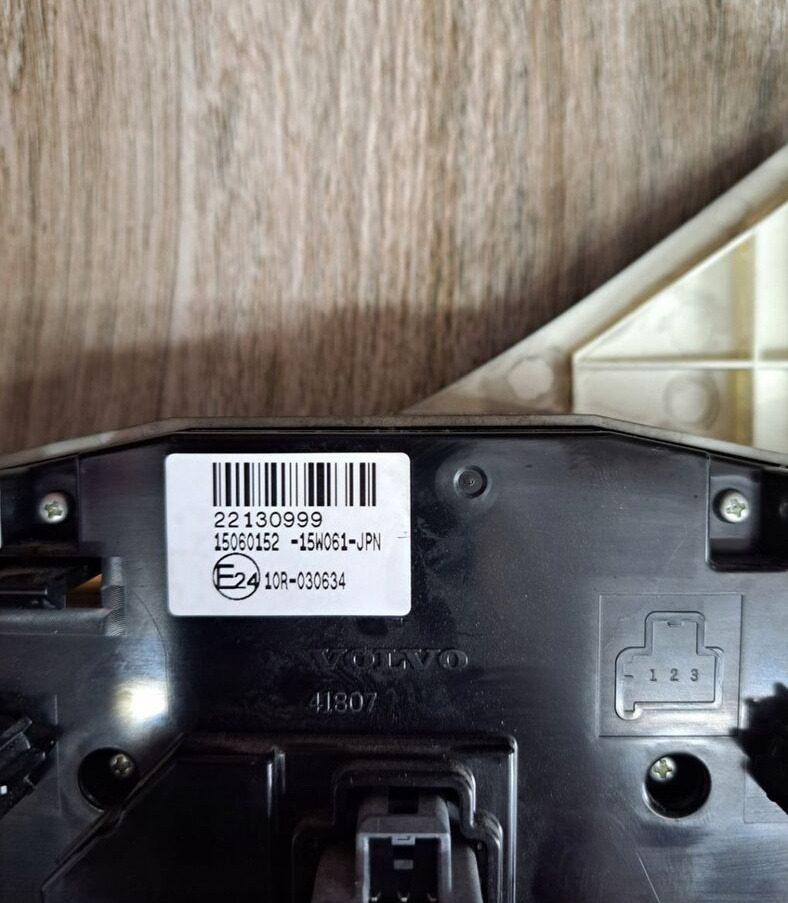 Volvo PANEL NAWIEWU OGRZEWANIA KLIMATYZACJI VOLVO FH 4 22130999 - Cruscotto per Camion: foto 1 Volvo PANEL NAWIEWU OGRZEWANIA KLIMATYZACJI VOLVO FH 4 22130999 - Cruscotto per Camion: foto 1