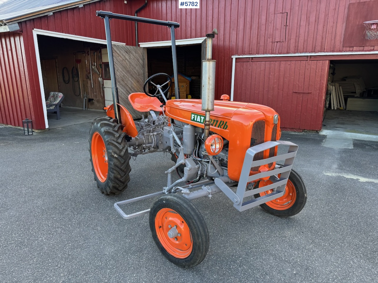 1962 Fiat 211 Rb w/ row cleaner stand. - Trattore: foto 1 1962 Fiat 211 Rb w/ row cleaner stand. - Trattore: foto 1