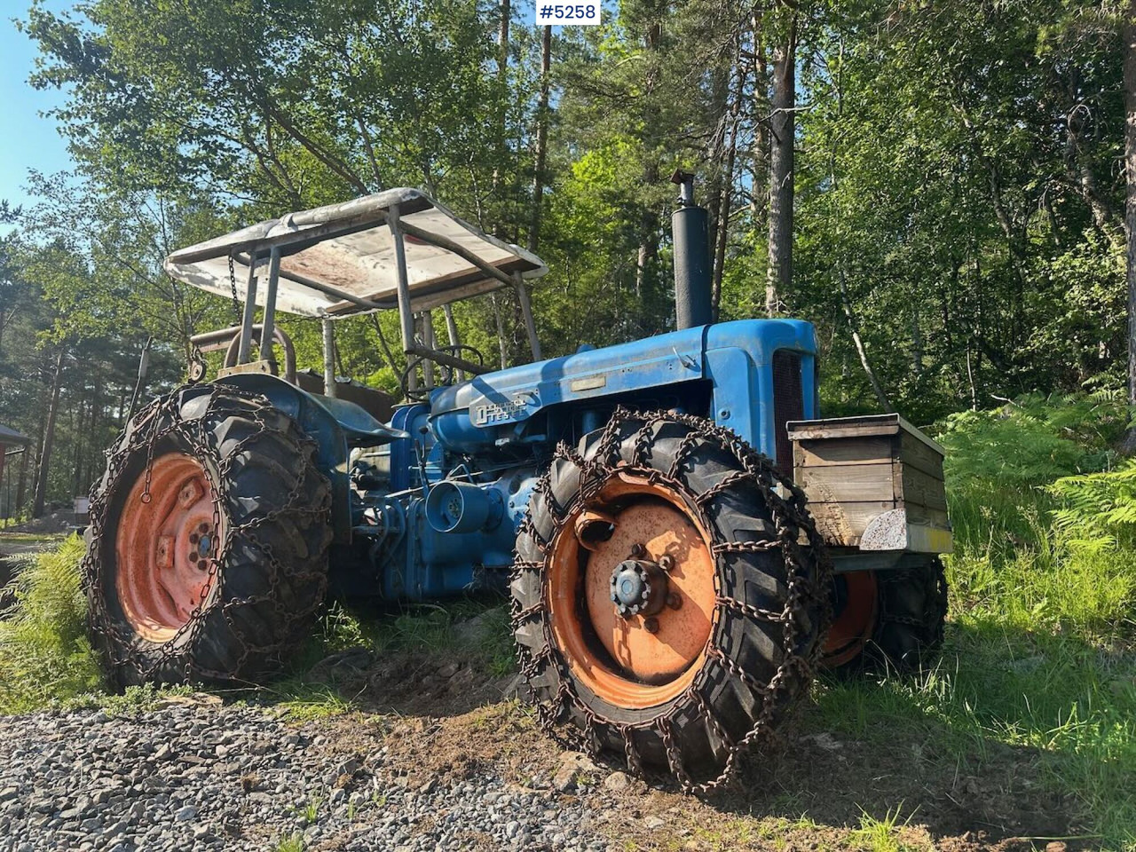 1963 Fordson Major 4x4 with splitter gearbox, Ako winch, and tire chains. SEE VIDEO. - Trattore: foto 2 1963 Fordson Major 4x4 with splitter gearbox, Ako winch, and tire chains. SEE VIDEO. - Trattore: foto 2