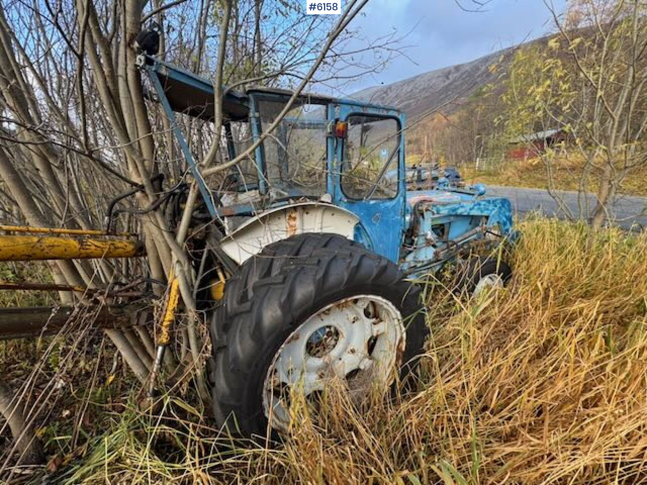 1973 Ford 4000 tractor backhoe. Repair.object - Trattore: foto 4 1973 Ford 4000 tractor backhoe. Repair.object - Trattore: foto 4