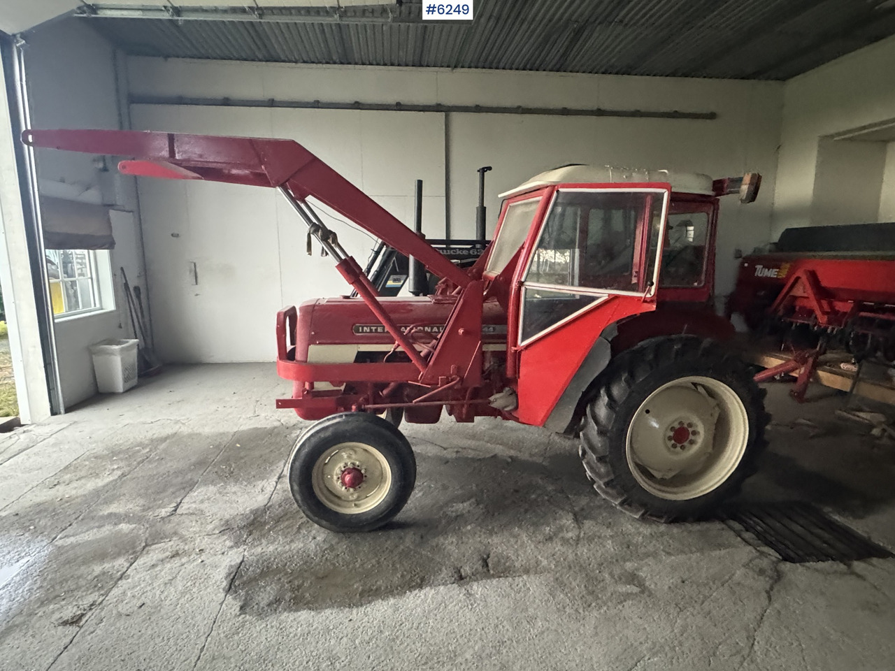 1973 International 444 w/ Bjørnerud loader and bucket. WATCH VIDEO - Trattore: foto 2 1973 International 444 w/ Bjørnerud loader and bucket. WATCH VIDEO - Trattore: foto 2