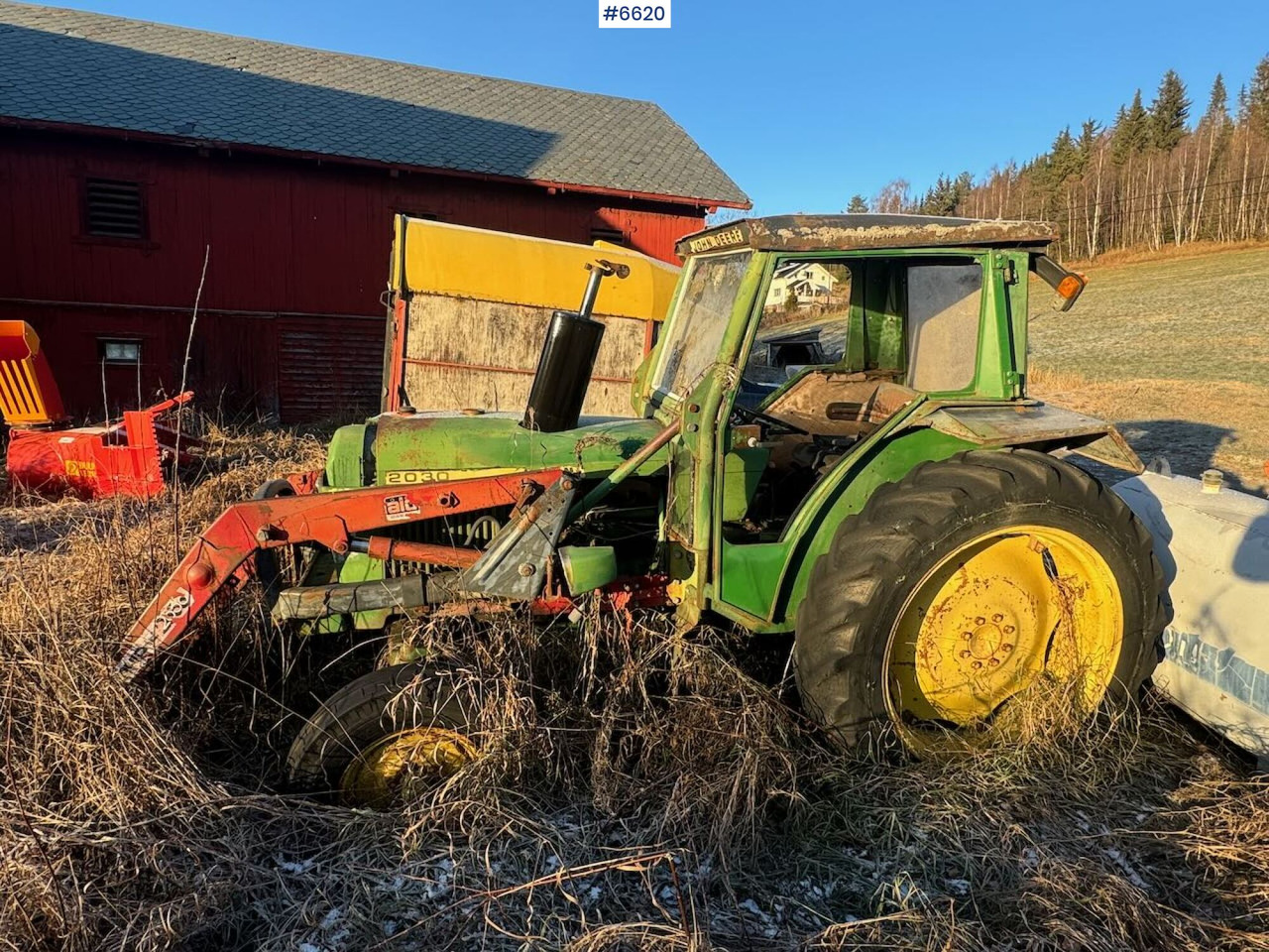 1977 John Deere 2030 w/ front loader. Repair object. - Trattore: foto 1 1977 John Deere 2030 w/ front loader. Repair object. - Trattore: foto 1