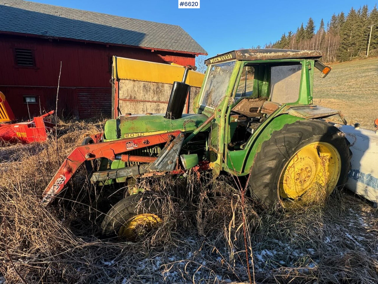 1977 John Deere 2030 w/ front loader. Repair object. - Trattore: foto 2 1977 John Deere 2030 w/ front loader. Repair object. - Trattore: foto 2