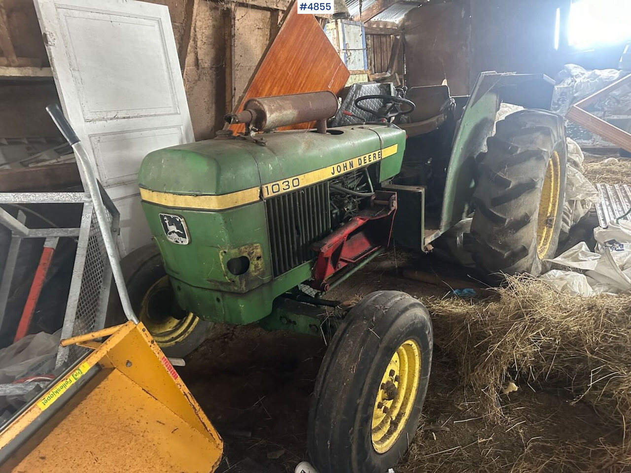 1980 John Deere 1030 tractor w/ twin deck and duun cabin. See hours. - Trattore: foto 5 1980 John Deere 1030 tractor w/ twin deck and duun cabin. See hours. - Trattore: foto 5