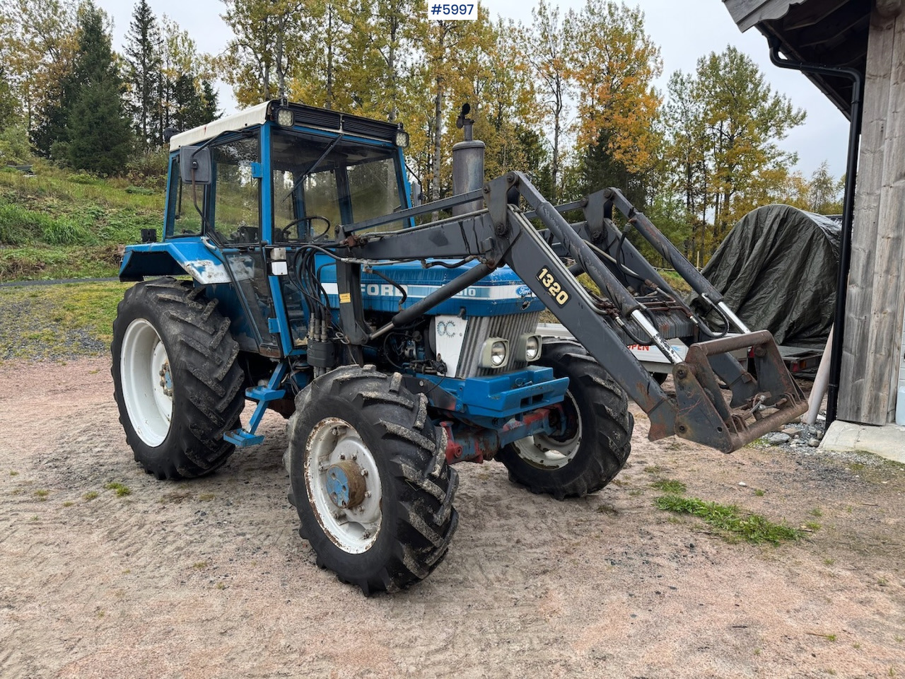 1983 Ford 5610 with Front Loader - Trattore: foto 2 1983 Ford 5610 with Front Loader - Trattore: foto 2
