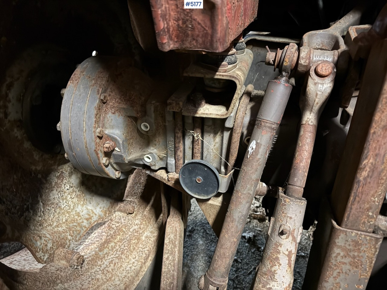 Trattore 1984 Massey Ferguson 675: foto 12