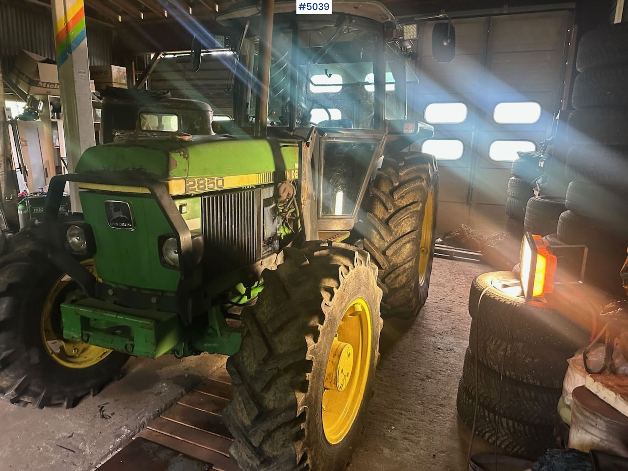 1987 John Deere 2850 Synchron w/ front loader - Trattore: foto 4 1987 John Deere 2850 Synchron w/ front loader - Trattore: foto 4