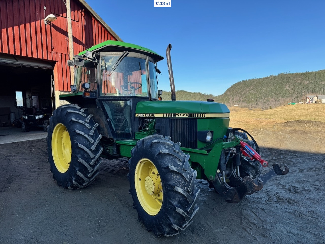 1991 John Deere 2850 4x4 Synchron w/ front hydraulics. - Trattore: foto 1 1991 John Deere 2850 4x4 Synchron w/ front hydraulics. - Trattore: foto 1