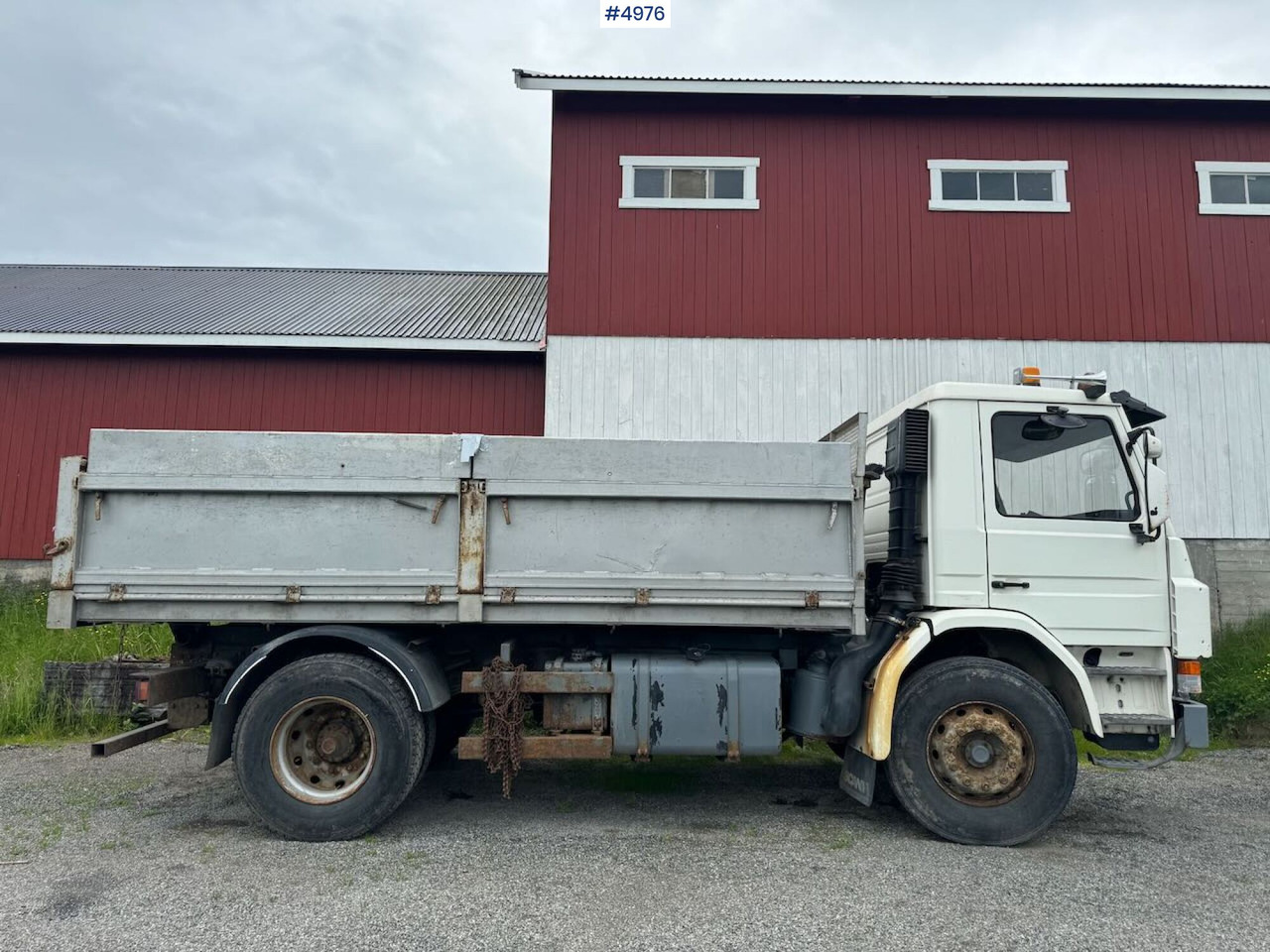 1996 Scania P93 4x2 tipper truck - Autocarro ribaltabile: foto 1 1996 Scania P93 4x2 tipper truck - Autocarro ribaltabile: foto 1