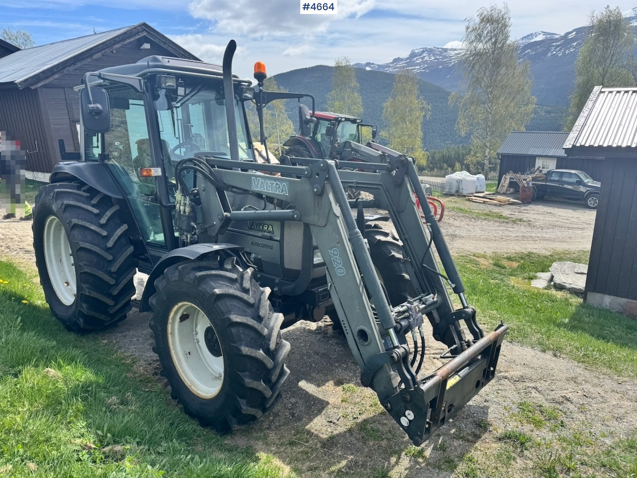 2003 Valtra A85-4 4x4 with Front Loader – 4450 hours! - Trattore: foto 3 2003 Valtra A85-4 4x4 with Front Loader – 4450 hours! - Trattore: foto 3
