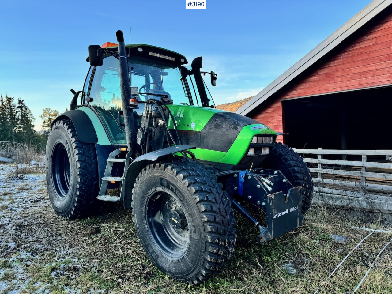 2004 Deutz-Fahr Agrotron 1130 4x4 Snow-Ready Tractor with Front Loader, Bucket, and 2 Sets of Tires - Trattore: foto 1 2004 Deutz-Fahr Agrotron 1130 4x4 Snow-Ready Tractor with Front Loader, Bucket, and 2 Sets of Tires - Trattore: foto 1