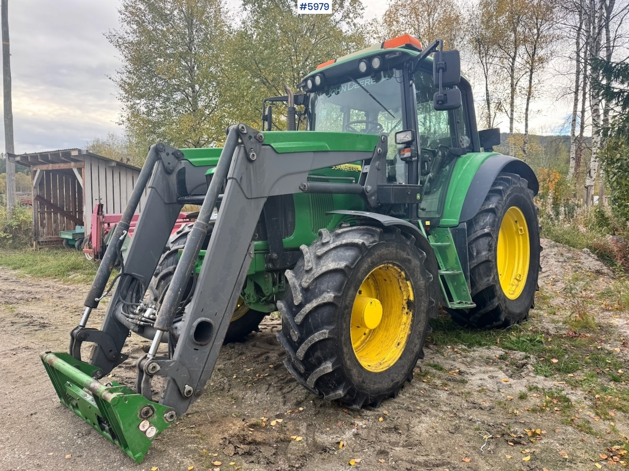 Trattore 2005 John Deere 6420 with Front Loader: foto 6