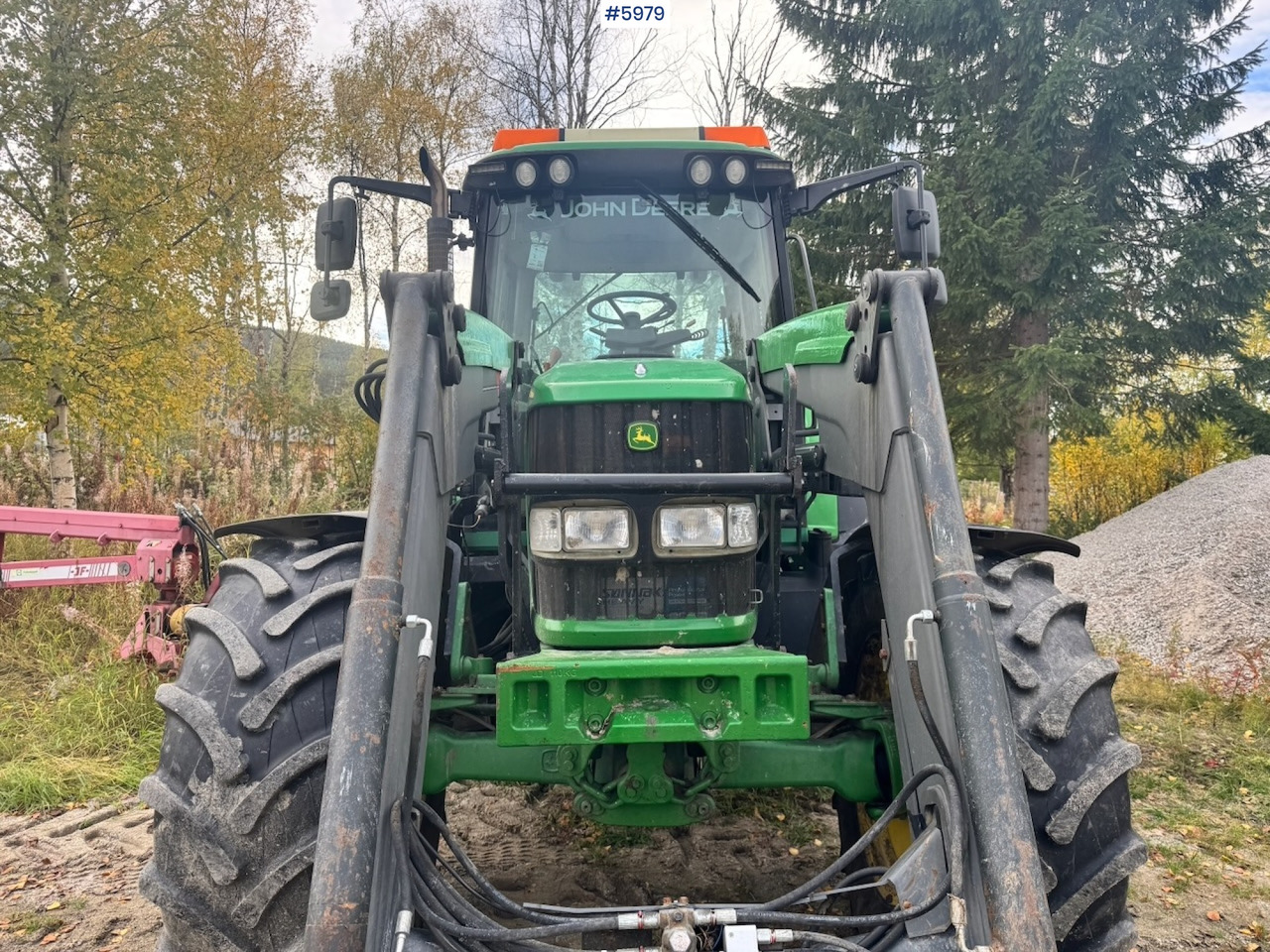 Trattore 2005 John Deere 6420 with Front Loader: foto 11