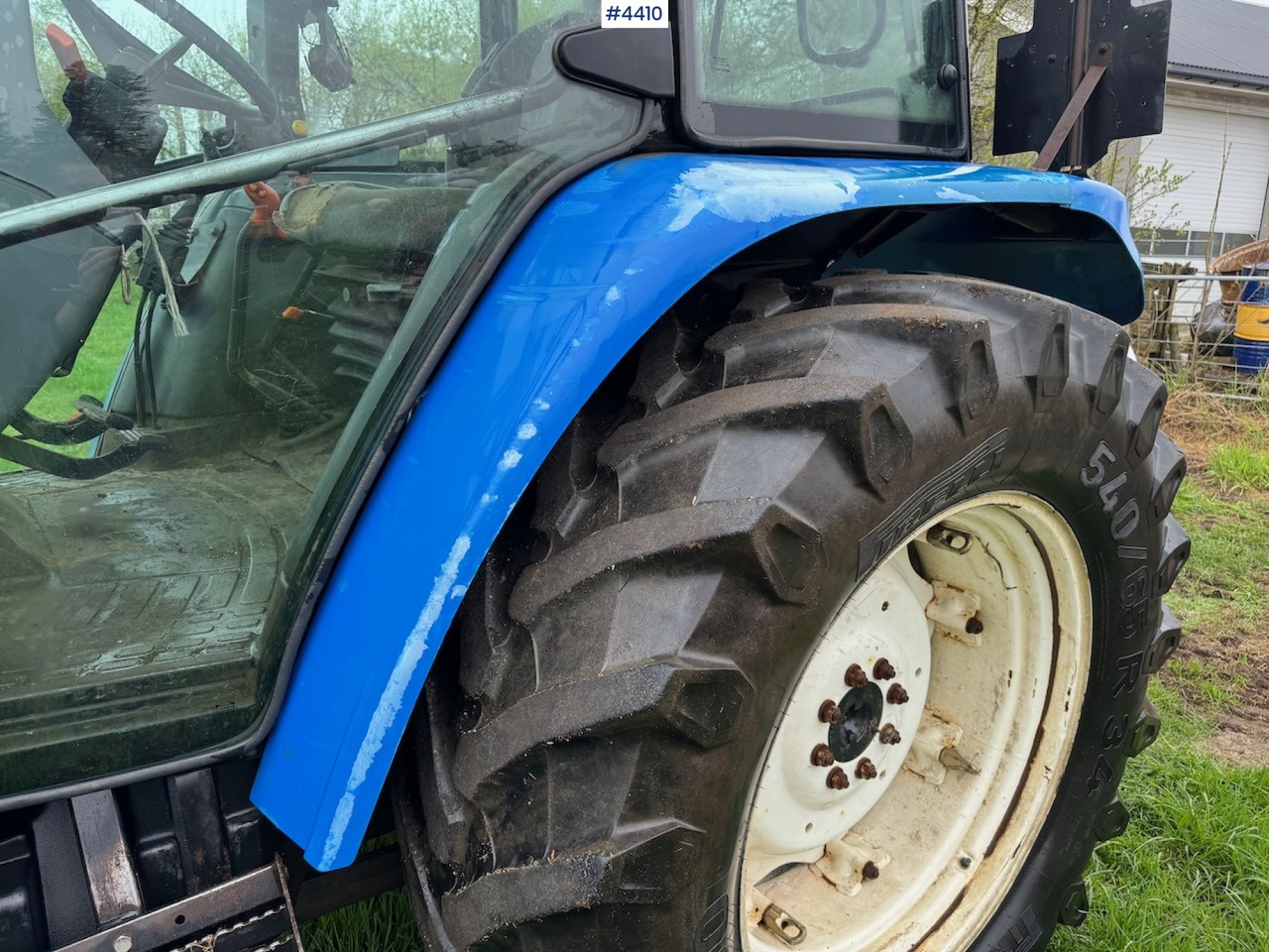 Trattore 2006 New Holland TL100 A w/Front Loader.: foto 19