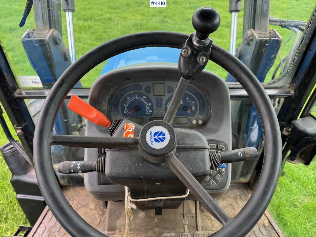 Trattore 2006 New Holland TL100 A w/Front Loader.: foto 11