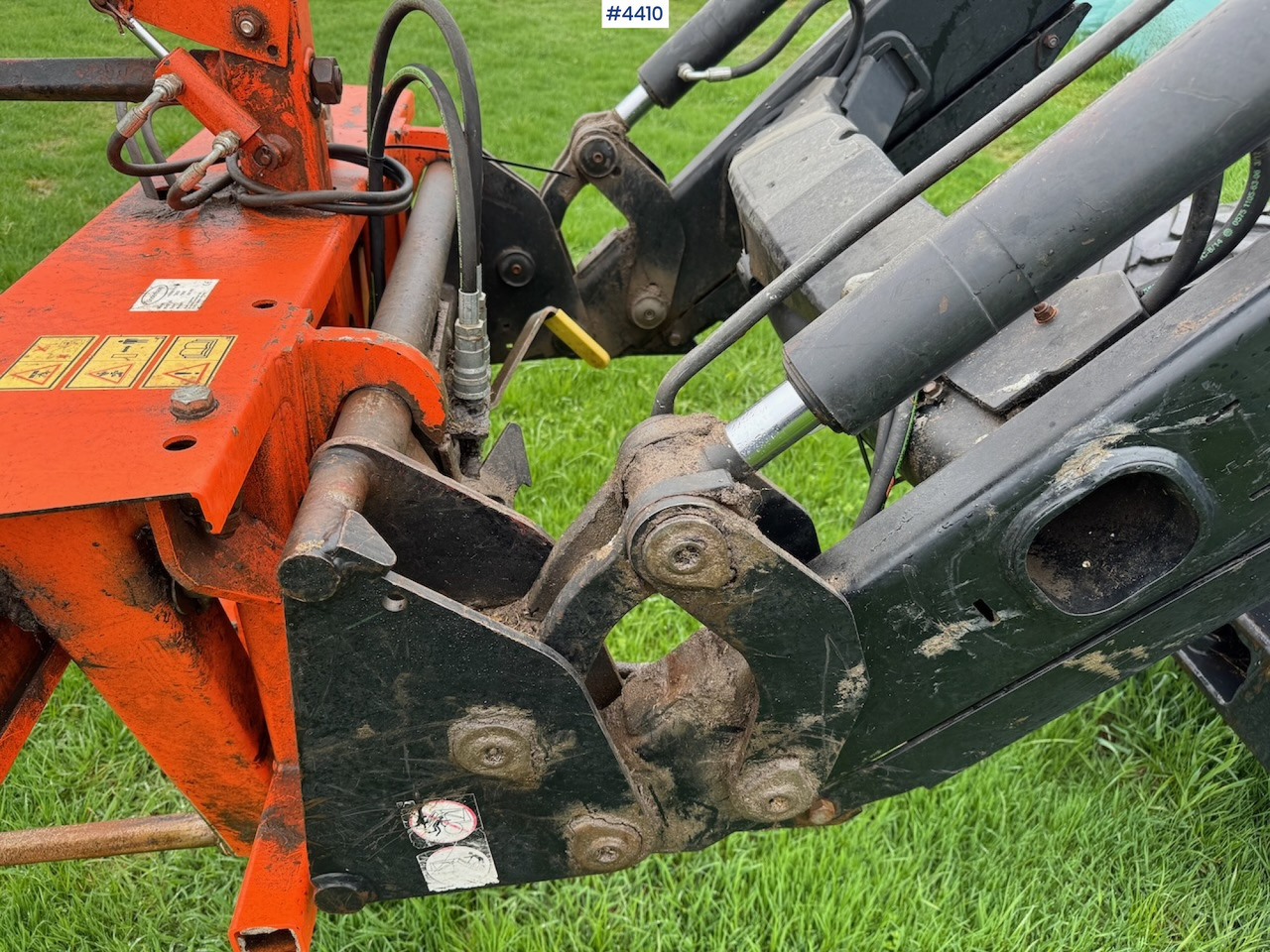 Trattore 2006 New Holland TL100 A w/Front Loader.: foto 13