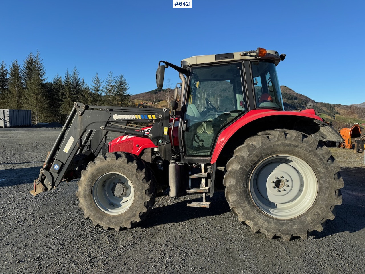 2009 Massey Ferguson 6455 Dyna-6 w/ front loader. - Trattore: foto 1 2009 Massey Ferguson 6455 Dyna-6 w/ front loader. - Trattore: foto 1
