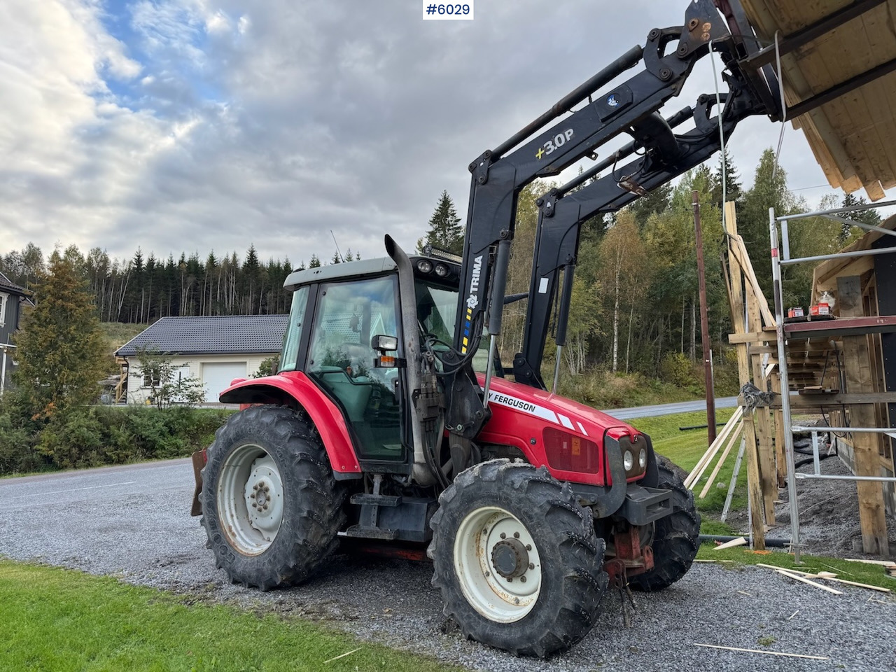 2010 Massey Ferguson 5445 with Front Loader - Trattore: foto 3 2010 Massey Ferguson 5445 with Front Loader - Trattore: foto 3