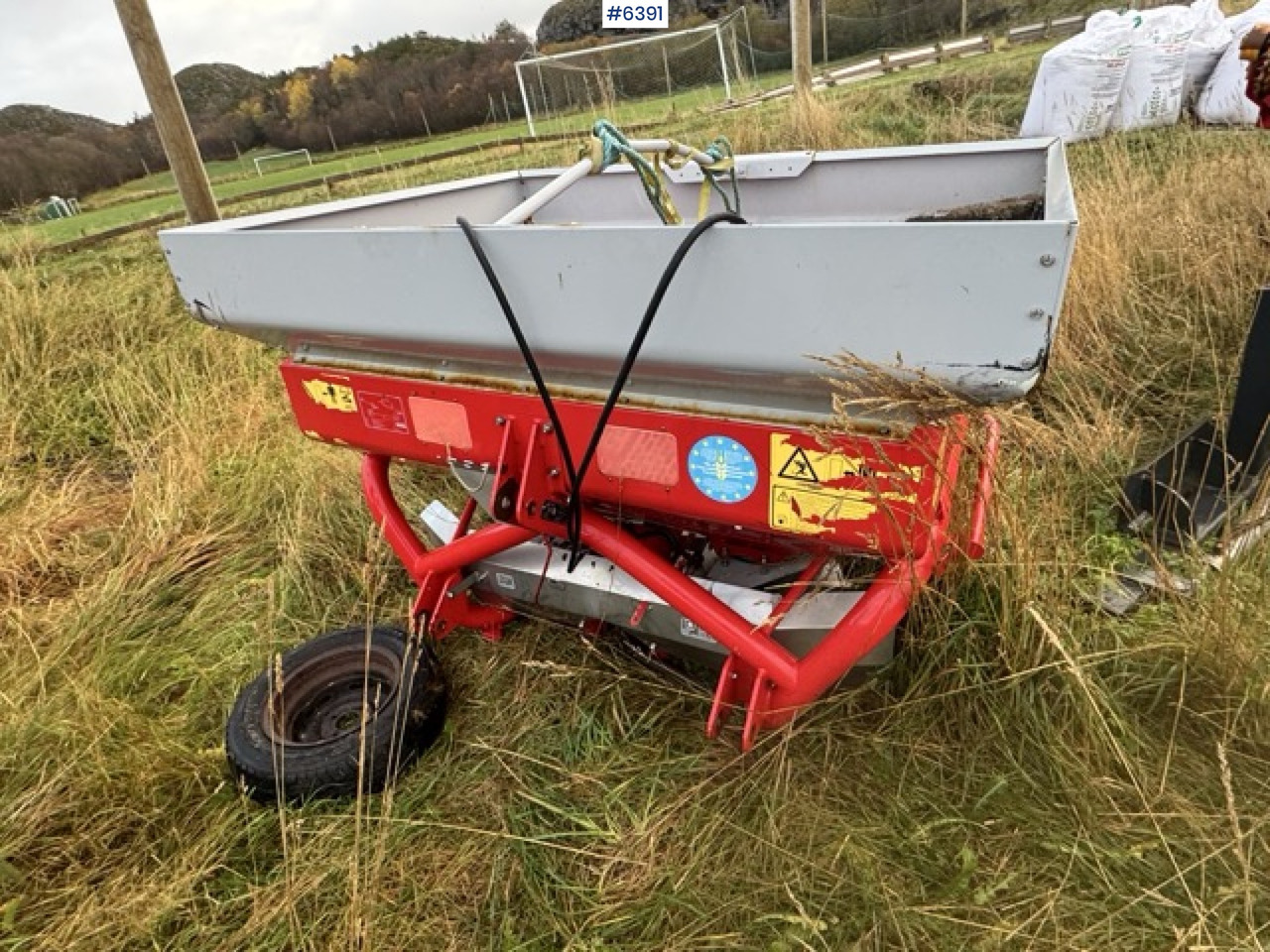 2016 Kverneland fertilizer spreader. Repair object. - Spandiconcime: foto 5 2016 Kverneland fertilizer spreader. Repair object. - Spandiconcime: foto 5