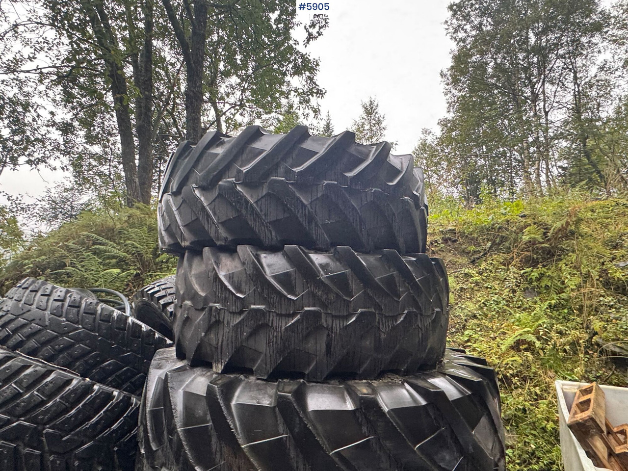 8 pcs Nokian TRI 2 tires. 4 pcs on rims! - Ruota completa per Macchina da cantiere: foto 5 8 pcs Nokian TRI 2 tires. 4 pcs on rims! - Ruota completa per Macchina da cantiere: foto 5