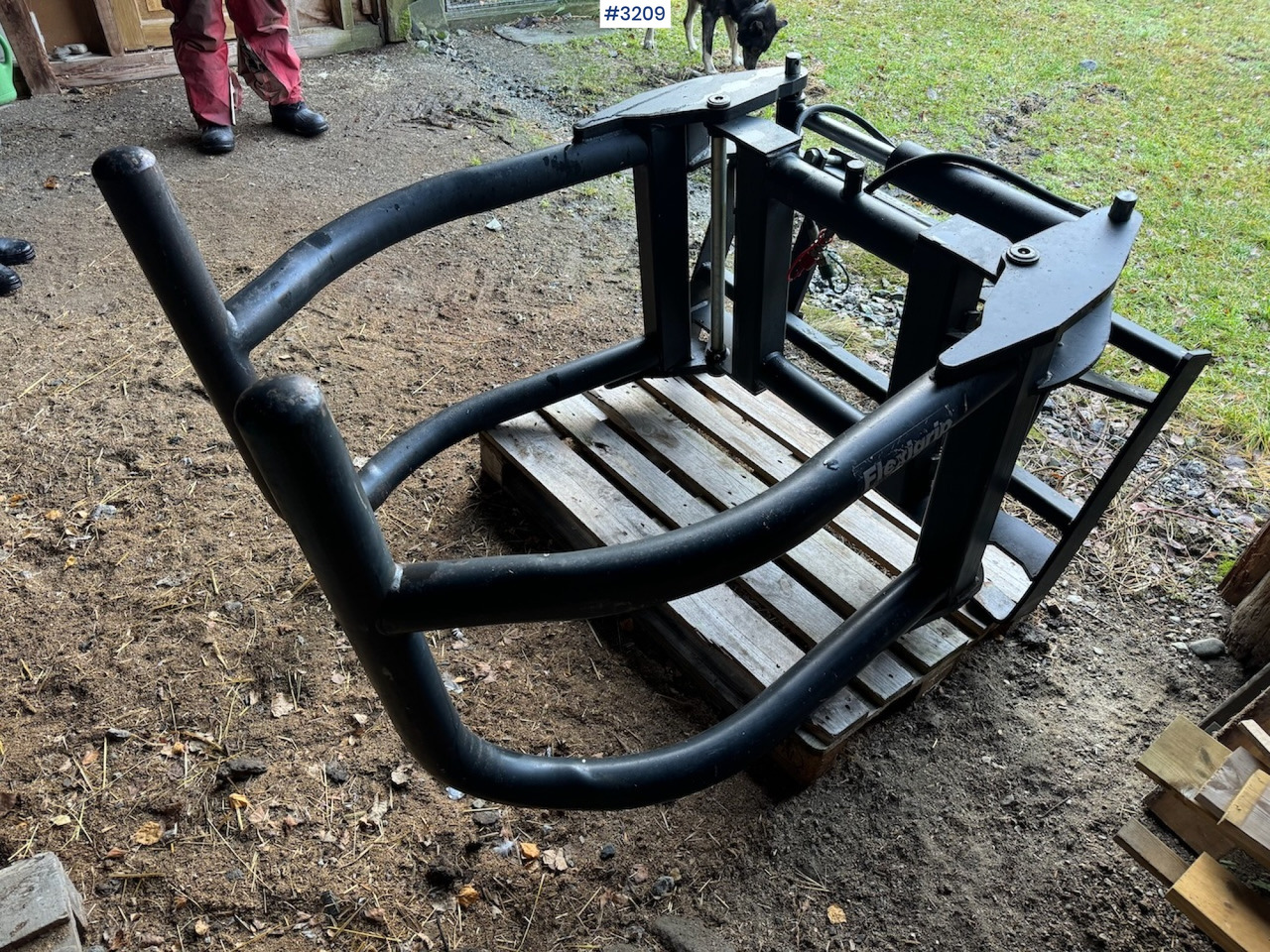 Ålø Flexigrip 160 Round bale clamp - Macchina da fienagione: foto 3 Ålø Flexigrip 160 Round bale clamp - Macchina da fienagione: foto 3