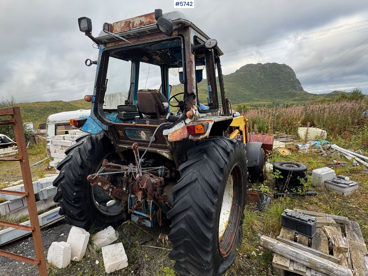 Circa 1987 Ford 7700 with Malm Orstad loader! - Trattore: foto 5 Circa 1987 Ford 7700 with Malm Orstad loader! - Trattore: foto 5
