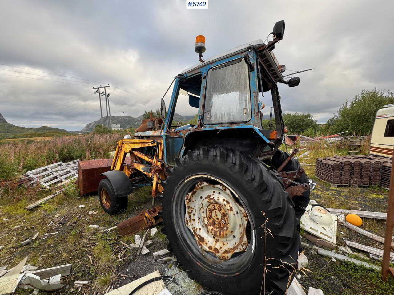 Circa 1987 Ford 7700 with Malm Orstad loader! - Trattore: foto 3 Circa 1987 Ford 7700 with Malm Orstad loader! - Trattore: foto 3