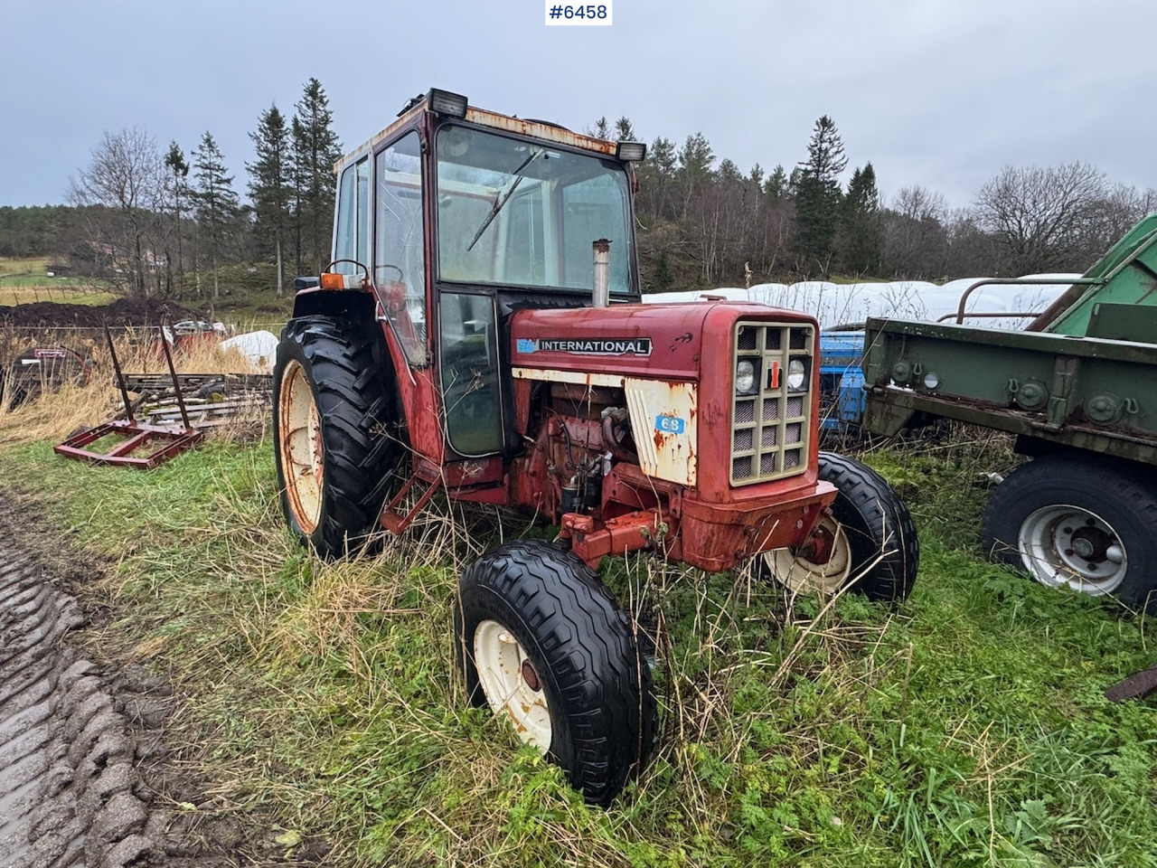 International 574 tractor - Trattore: foto 1 International 574 tractor - Trattore: foto 1
