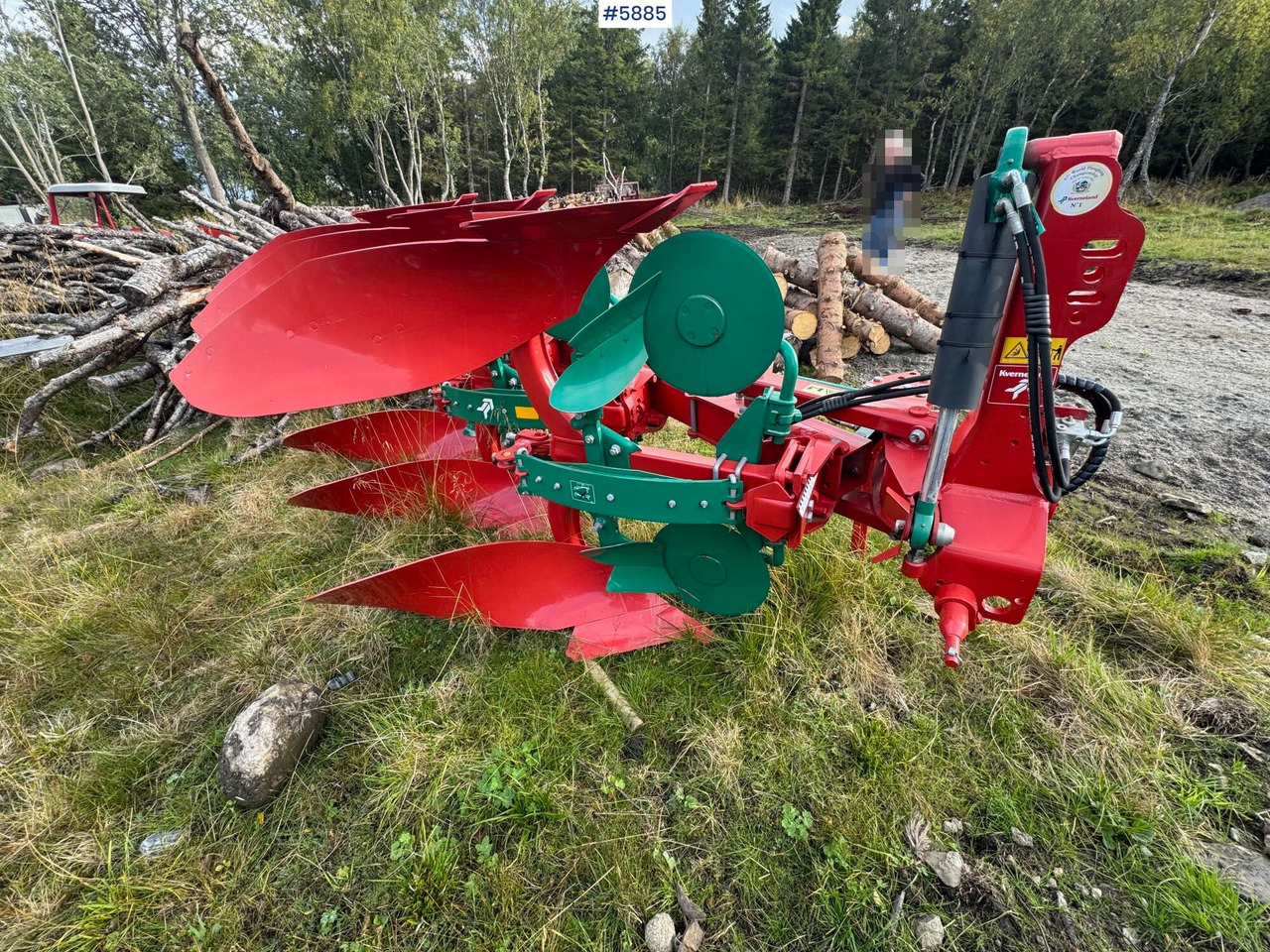 Kverneland 150S reversible plough, 3-furrow, year 2022. Never used – like new! - Macchina per la lavorazione del terreno: foto 3 Kverneland 150S reversible plough, 3-furrow, year 2022. Never used – like new! - Macchina per la lavorazione del terreno: foto 3