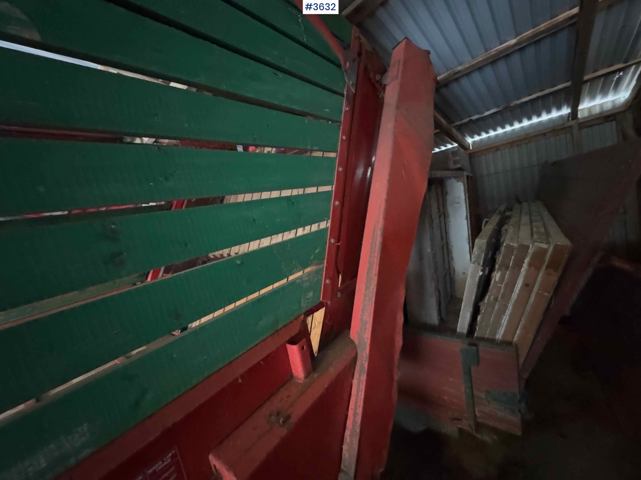 Macchina da fienagione Kverneland UN7000 unloading trailer: foto 7 Macchina da fienagione Kverneland UN7000 unloading trailer: foto 7