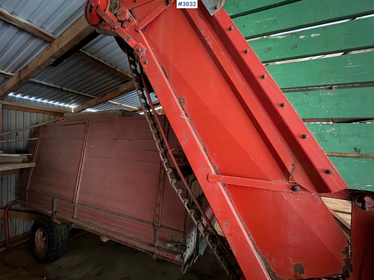 Macchina da fienagione Kverneland UN7000 unloading trailer: foto 9 Macchina da fienagione Kverneland UN7000 unloading trailer: foto 9