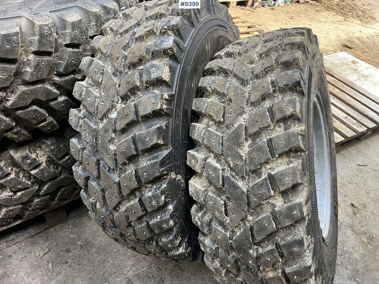 Nokian tri 2 studded tires for tractors - Ruota completa per Macchina agricola: foto 4 Nokian tri 2 studded tires for tractors - Ruota completa per Macchina agricola: foto 4